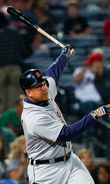 Cabrera 2 HRs, Tigers move up in playoff race, beat Braves